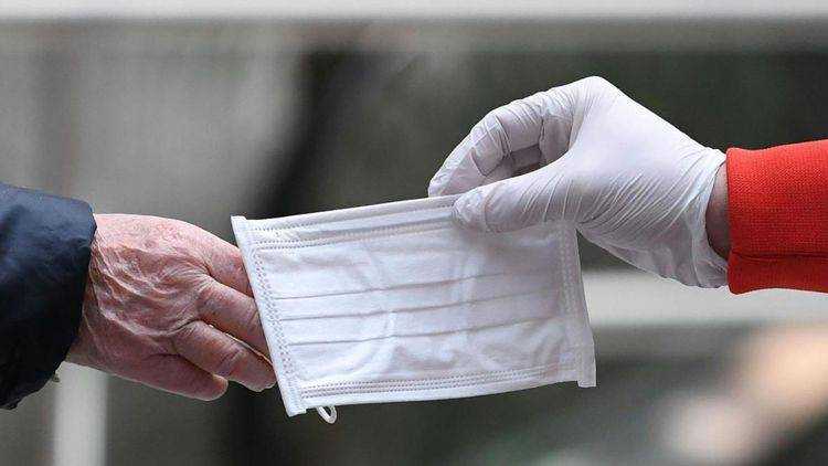 Больной коронавирсом наиболее заразен за день до появления симптомов