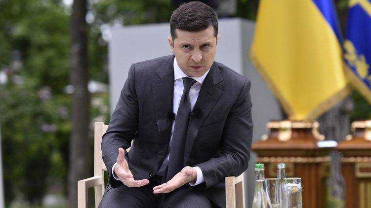 Зеленский взял под личный контроль выплату обещанных надбавок медикам