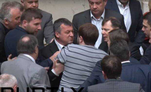 Внезапно умер известный соратник Порошенко, из-за которого дрались в Раде