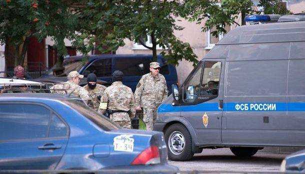 На путинском параде готовилась провокация: побиты стекла, задержан солдат-срочник