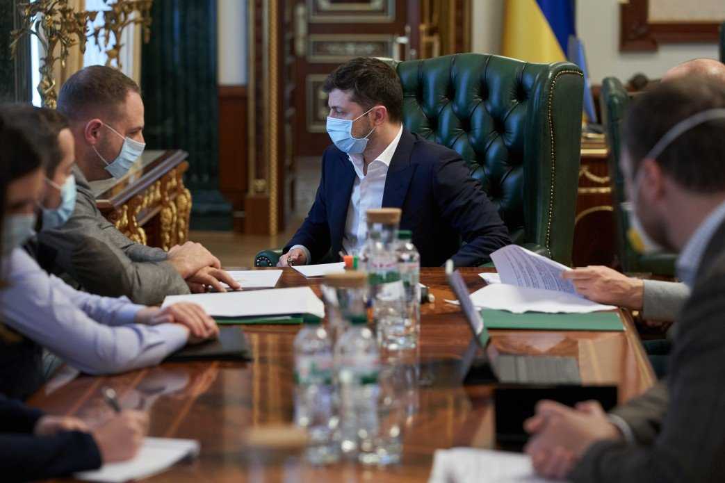 Повышенная зарплата для медиков: в Офисе Зеленского ответили, когда