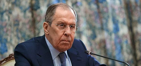 лавров заявил, что россия "отрезвит" НАТО и ЕС на фоне поддержки Киева