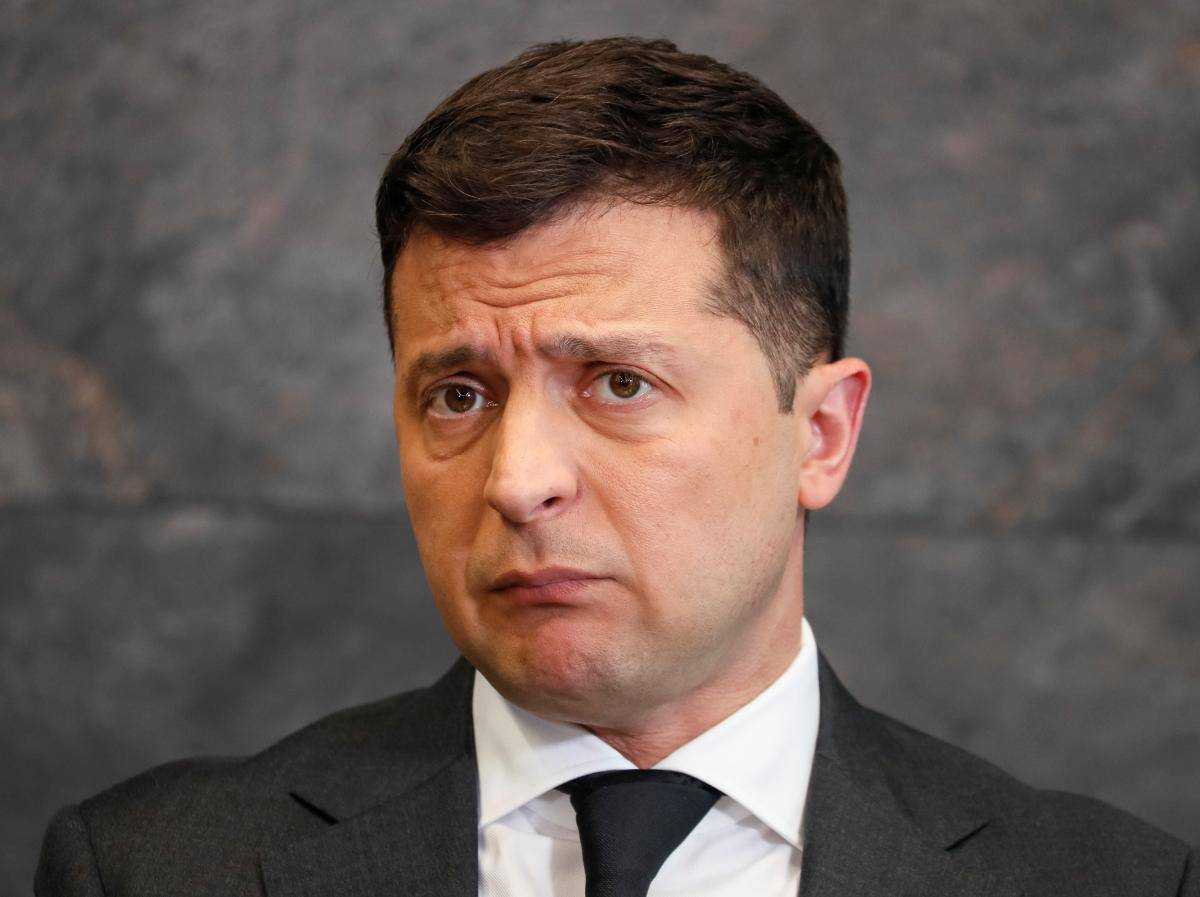 Все менше українців схвалюють діяльність Зеленського — опитування