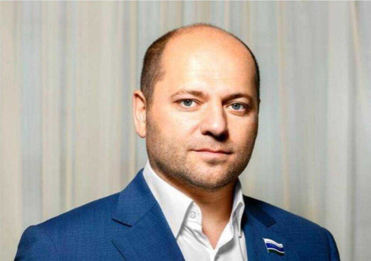 Російський депутат, який радив громадянам менше їсти, задекларував нуль рублів доходів