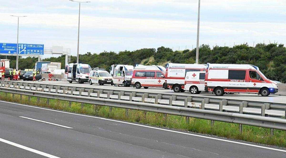 Загинули діти: сім’я з України потрапила у моторошну ДТП в Австрії