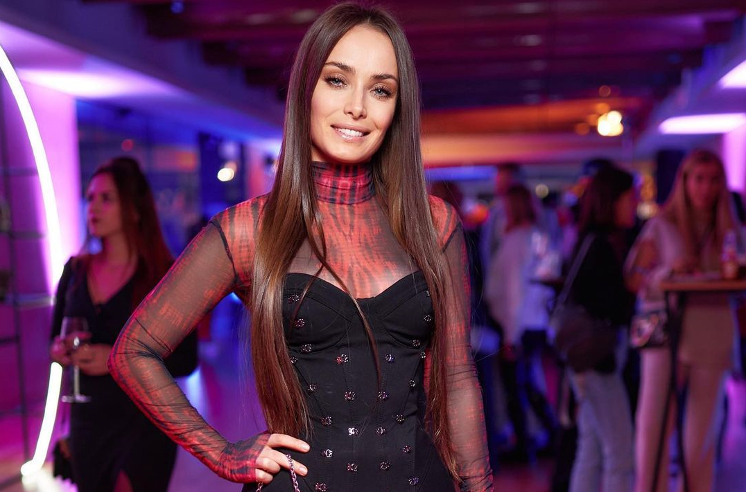 "Дали цукерку у вигляді фалоімітатора": Ксенія Мішина потрапила в курйозну ситуацію