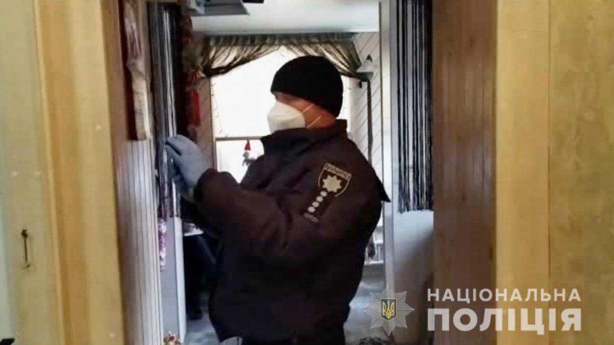 Вдарив у шию ножем: у Одесі затримали 26-річного чоловіка, який зарізав свою мачуху