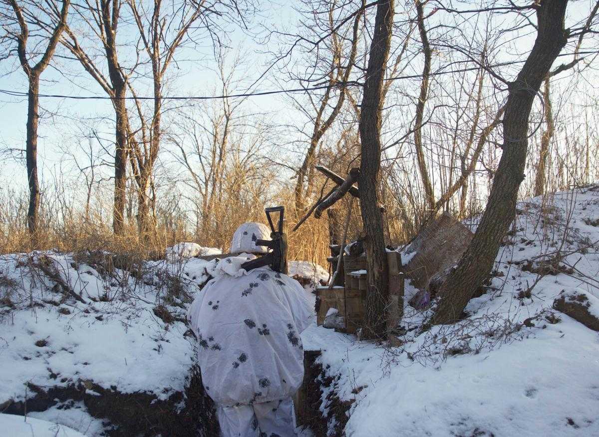 На Донбасі внаслідок обстрілів окупантів поранені двоє українських військових