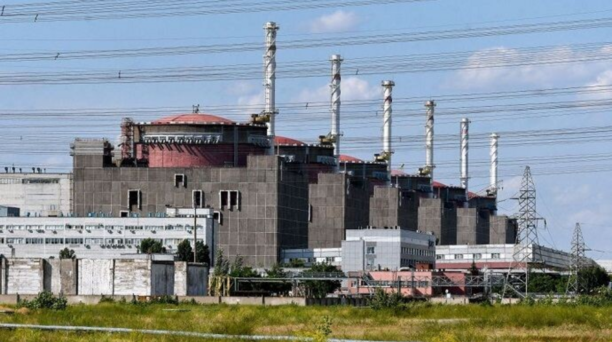 Через ворожі обстріли на ЗАЕС знову відключилася остання лінія зв'язку з енергомережею - Енергоатом