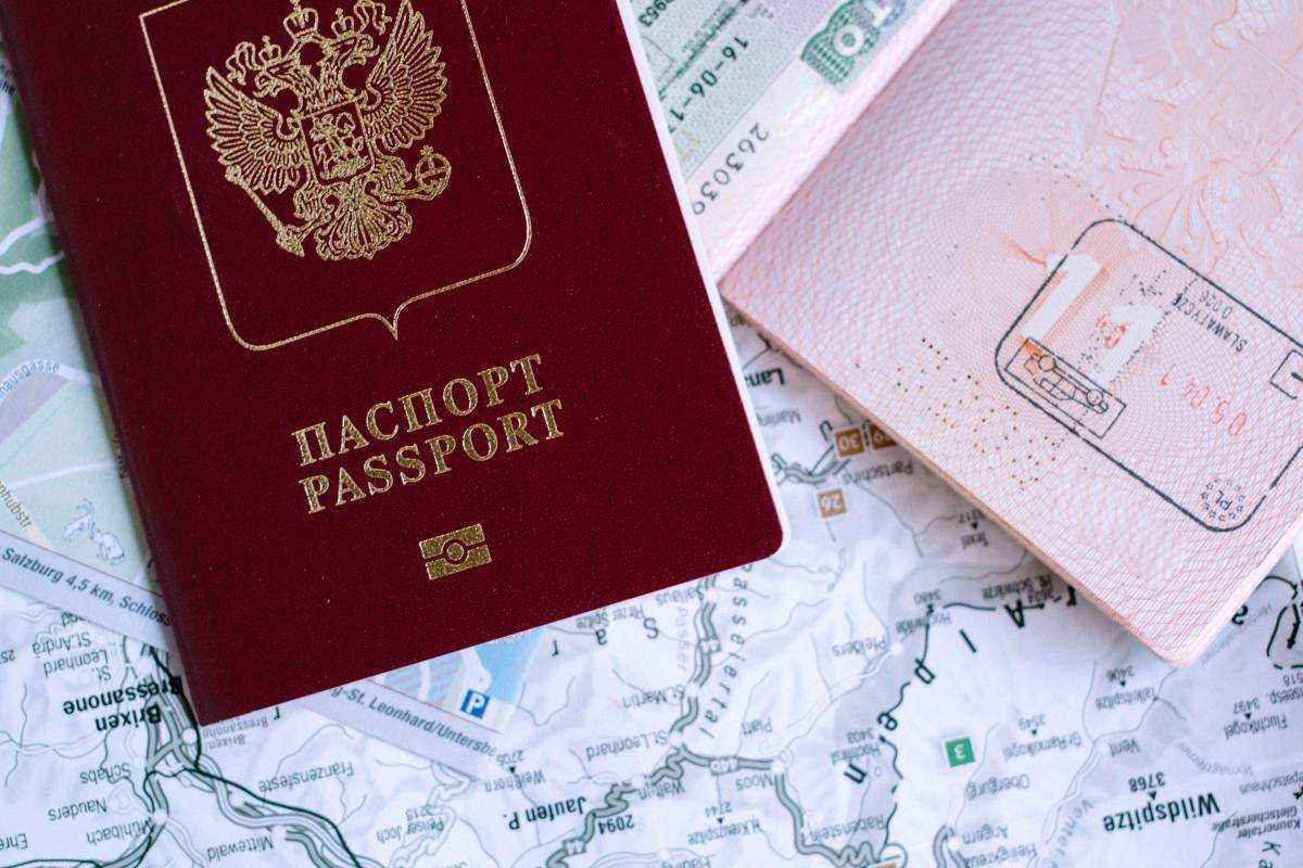 Країни Балтії домовилися обмежити в'їзд росіян до ЄС через свої кордони