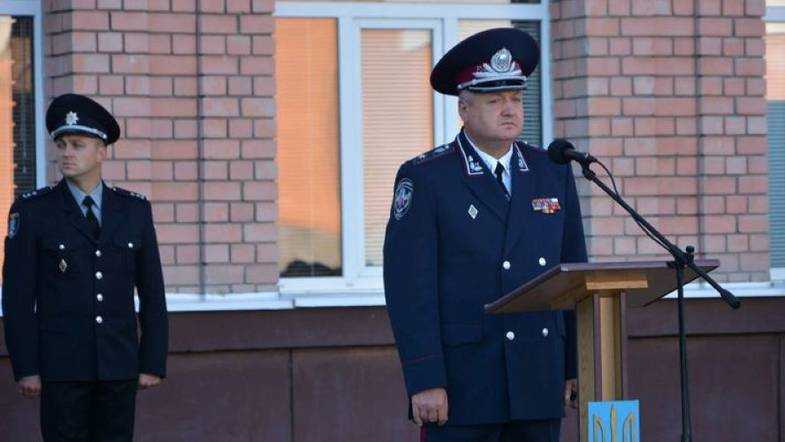 Под Днепром глава УВД задержал своих подчиненных за остановку его автомобиля. Шокирующее видео беспредела