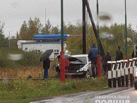 Пьяный водитель въехал в тепловоз после столкновения с легковушкой