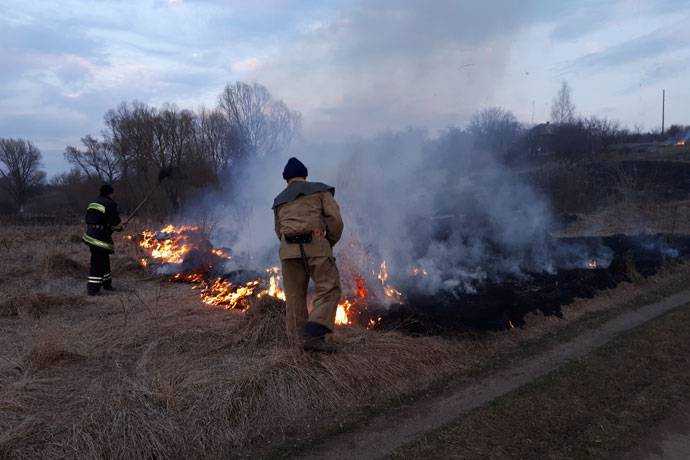 Из-за поджога травы погиб человек: спасатели призывают к здравому смыслу