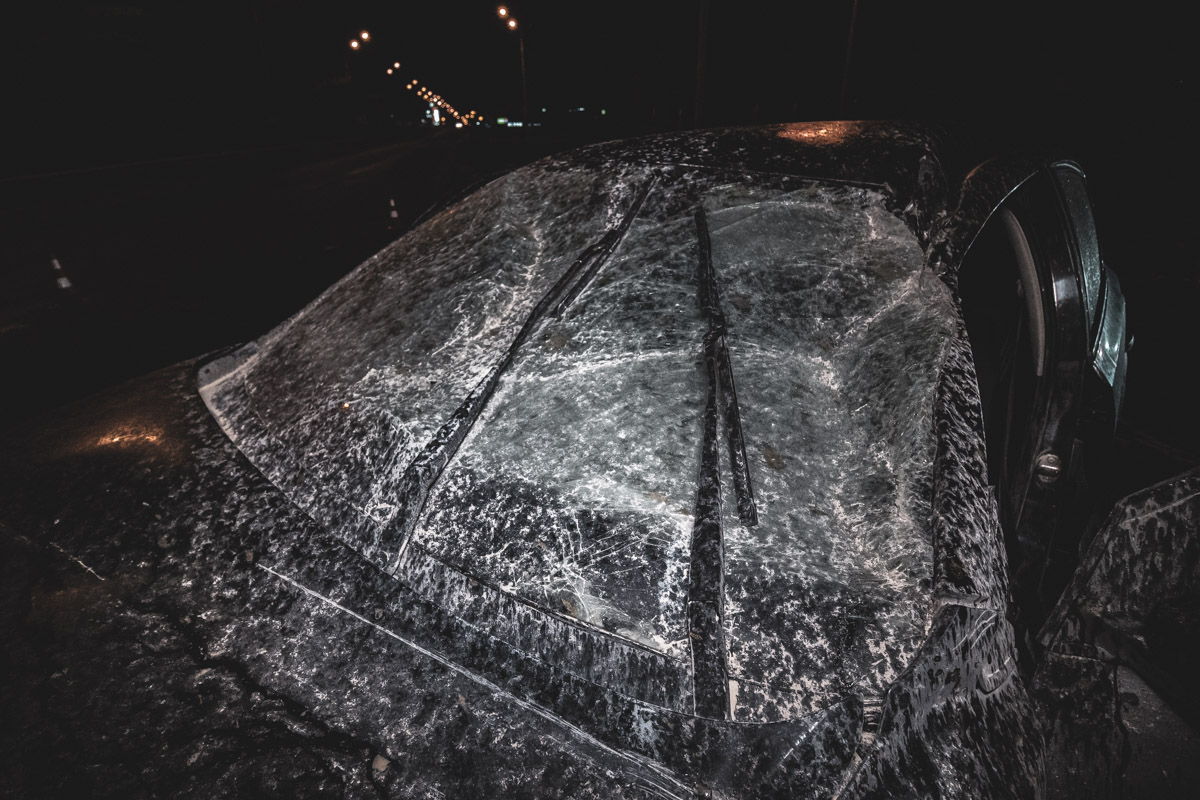 Под Киевом на большой скорости перевернулся и загорелся Volkswagen