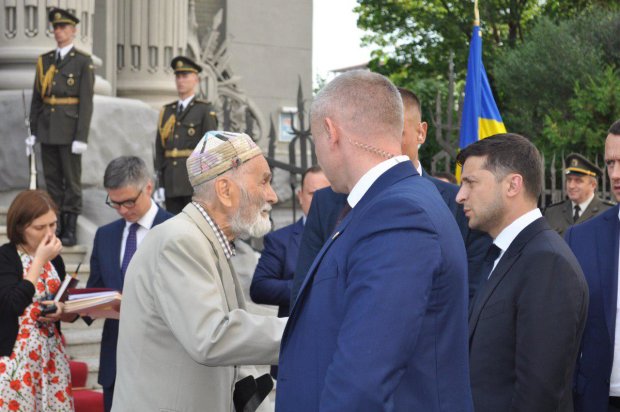 Зеленский встреча с крымским беженцем