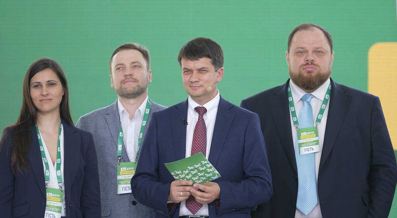 Стратегию для "Слуги народа" пишут эксконсультанты Тигипко и Пинчука