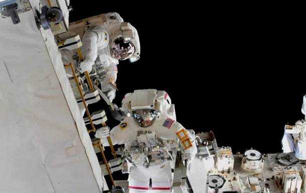 У астронавтов NASA возникли проблемы в открытом космосе