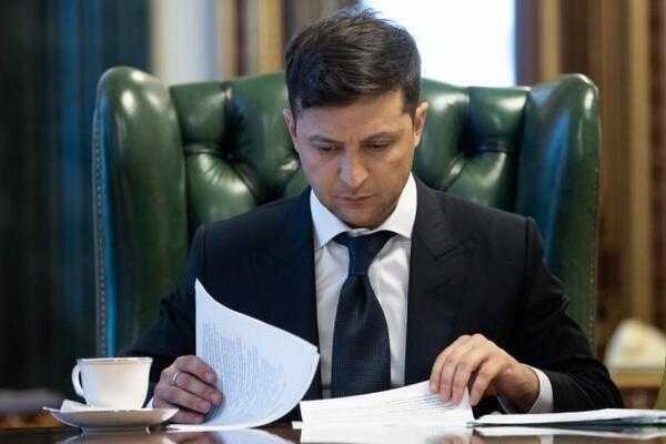 Зеленский дал гражданство пятерым россиянам и двум белорусам