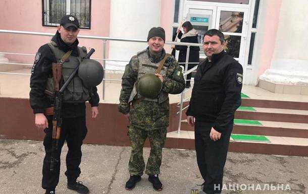 Выборы охраняют более 135 тысяч силовиков