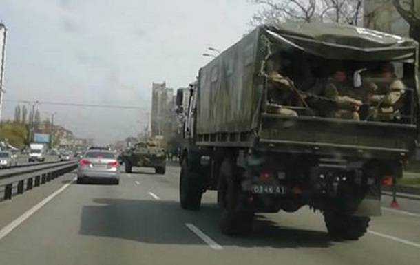 В Киеве заметили колонну военной техники