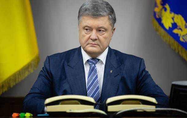 Прокуроры допрашивали Порошенко в АП