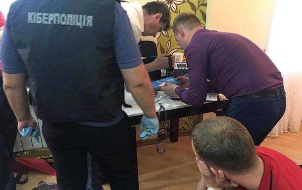Киберполиция задержала пять человек, имитирующих торги на биржах