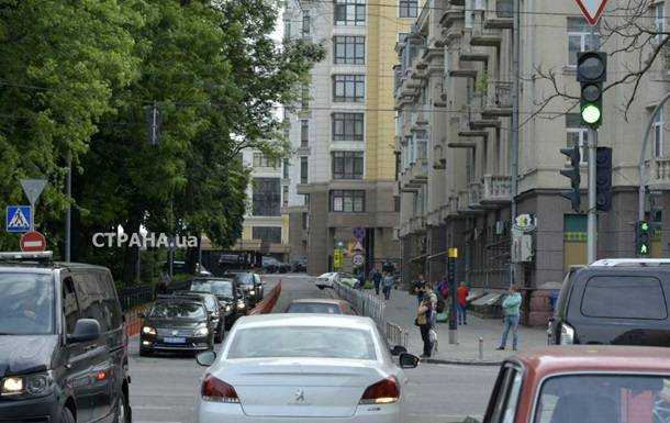 СМИ показали кортеж Зеленского
