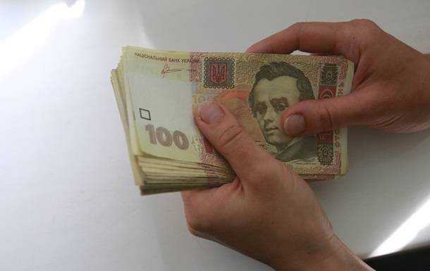 В Кабмине назвали разницу в зарплатах мужчин и женщин