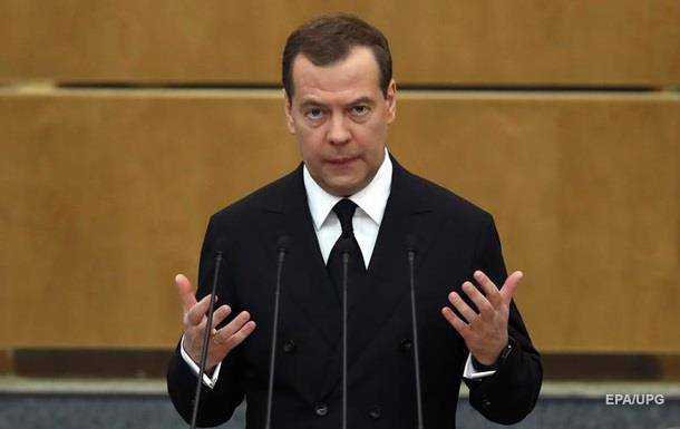 Медведев: Зеленский не налаживает отношения с РФ