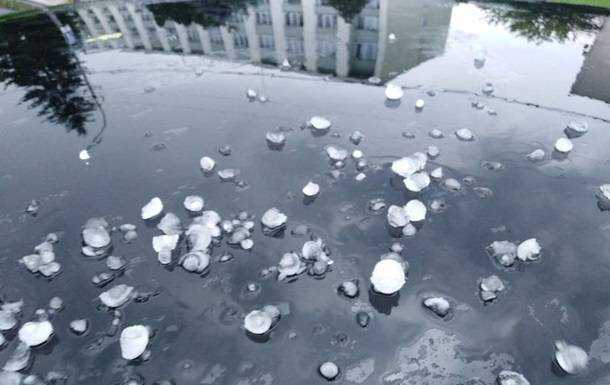 На западе Украины завтра ожидаются град и шквалы