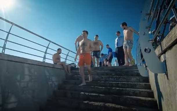 Зеленский "проинспектировал" воду в Черном море