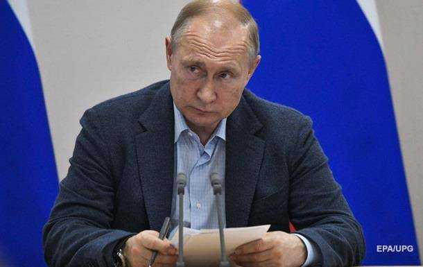Путин упростил получение вида на жительство для украинцев