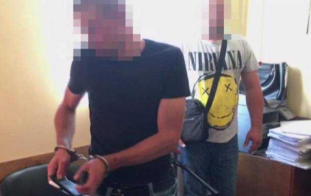 Одессит сбросил бывшую жену с балкона после попытки ее обокрасть