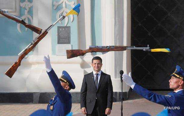 Елизавета II, Макрон и Трамп поздравили Зеленского