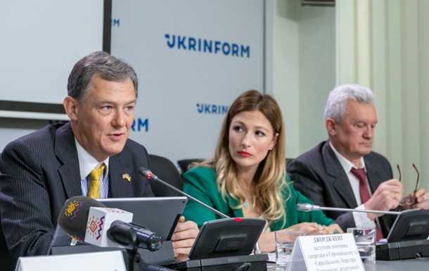 США передали Украине оборудование для вещания на Донбассе