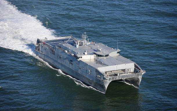 В Черном море Россия взяла на контроль корабль США
