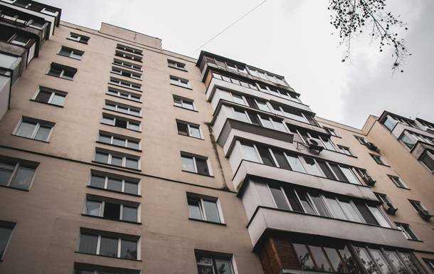 В Киеве из окна выпала 87-летняя женщина
