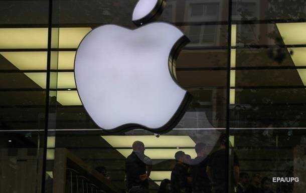 На Apple подали в суд за "доведение до гомосексуализма"