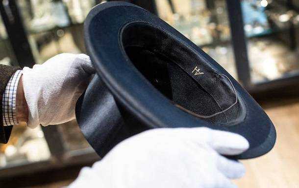 Головной убор Гитлера продали за 50 тысяч евро
