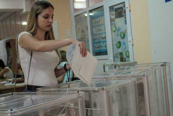 Смотрите, кого выбрали: пять богачей, больше женщин и две семейные пары