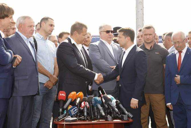 Факт. Президент Зеленский признал, что Центральный мост в Днепре был сдан вовремя