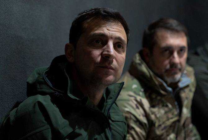 "Вы стояли с плакатами, что я — х**ло!" Появилось новое видео разговора Зеленского с добровольцами в Золотом