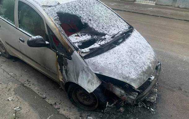 Момент поджога авто журналистки во Львове попал на видео