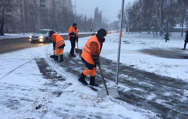 Циклон Petra засыпал Киев снегом