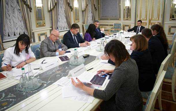 У Зеленского обсудили получение паспорта в  "ЛДНР" и Крыму