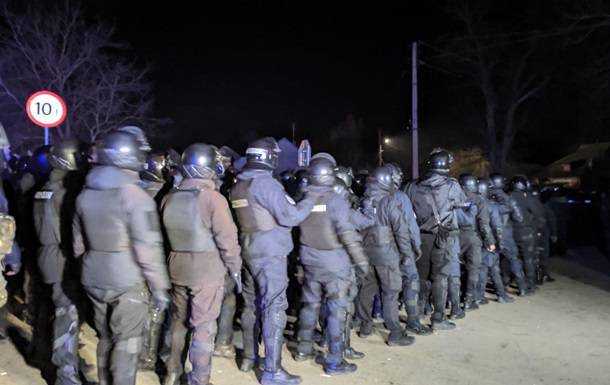 В Новых Санжарах пострадали девять силовиков