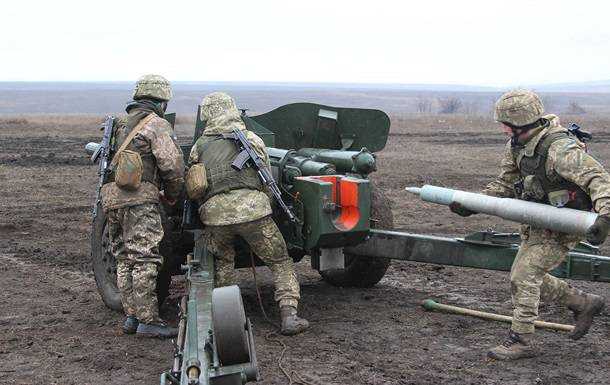 Сутки ООС: 11 обстрелов, один боец подорвался