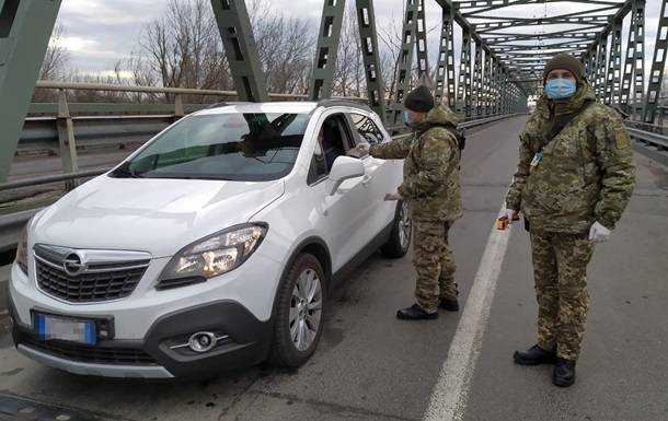 Коронавирус: на границе с ЕС проверяют приезжих