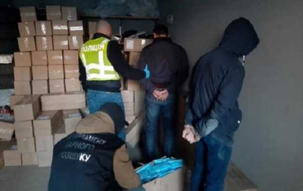 В Киеве ограбили бизнесменов при перепродаже масок