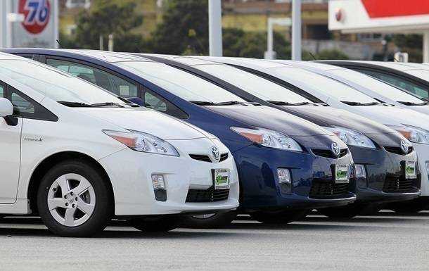 Украинцы за три месяца купили легковых авто на $800 млн